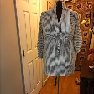 Pin stripped Tunic white and black stripes